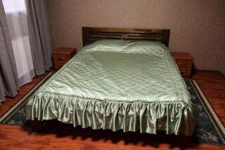 Хостелы Хостел Гостинный двор Тернополь Стандартный двухместный номер с 1 кроватью или 2 отдельными кроватями-3