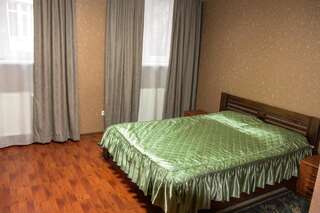 Хостелы Хостел Гостинный двор Тернополь Стандартный двухместный номер с 1 кроватью или 2 отдельными кроватями-1